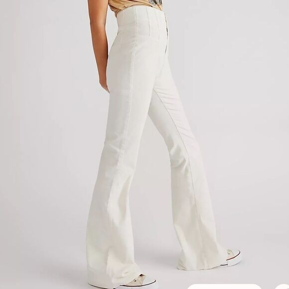 NEW We the Free People white high rise dramatic flare jeans size 32 - Picture 1 of 11